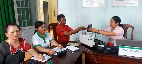 Phòng giao dịch Ngân hàng chính sách huyện Ea H’Leo giải ngân 440 triệu đồng cho đối tượng chính sách ở xã Ea Răl